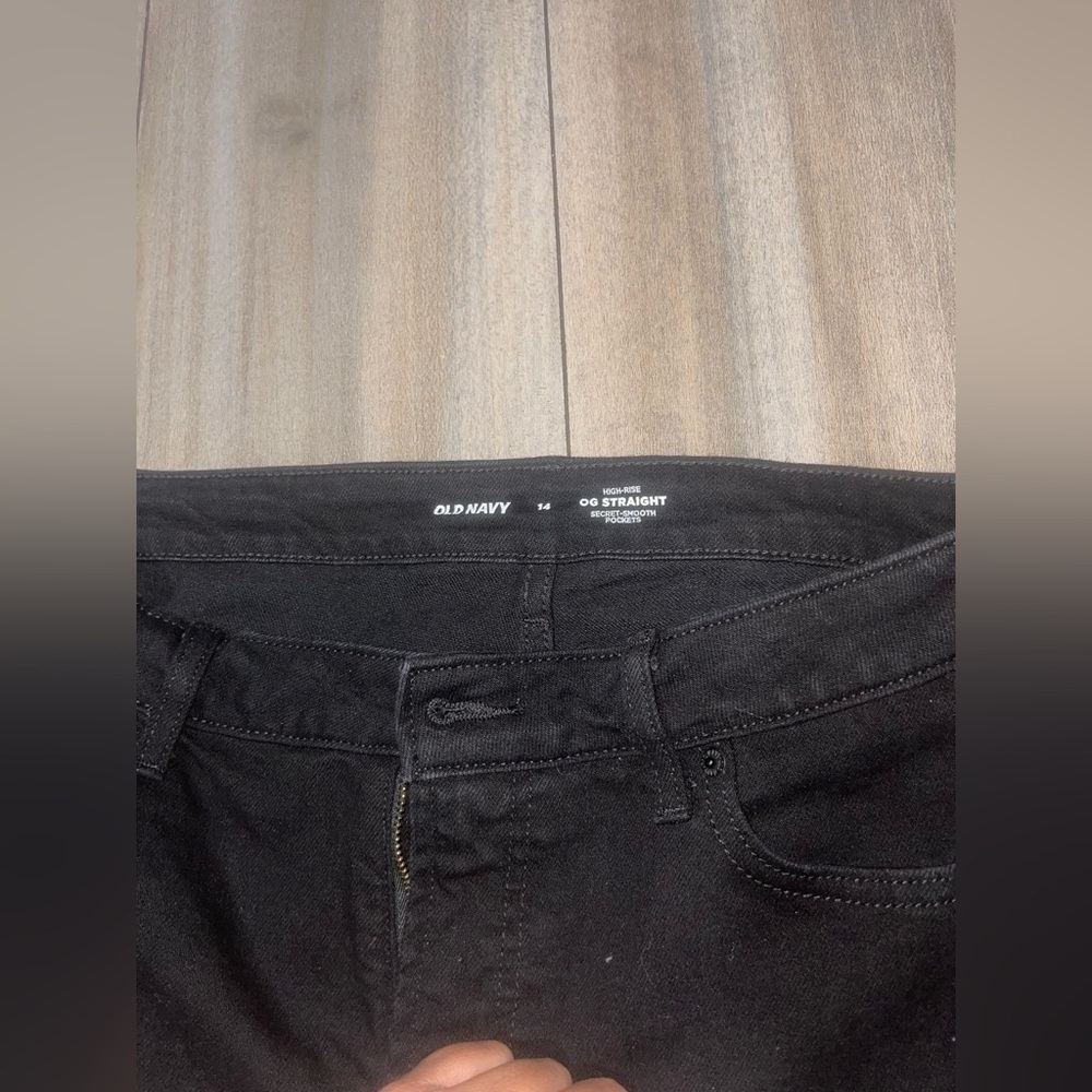 Old Navy Black Straight Fit Jeans - Picture 7 of 7